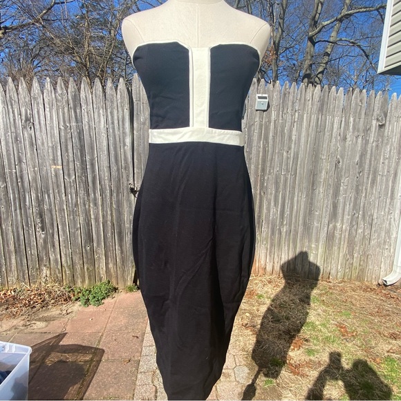 Fitted strapless dress - Picture 1 of 2